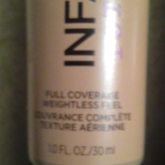 Loreal Paris Foundations - Picture 5 of 12